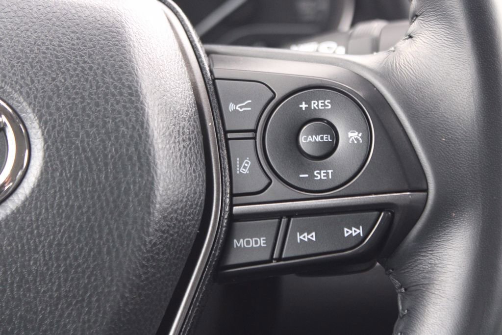 Used 2022 Toyota Camry SE image 18