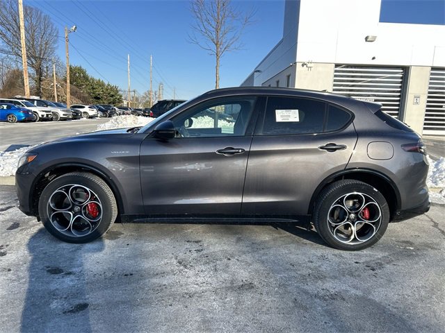New 2025 Alfa Romeo Stelvio Sprint w/ Veloce Package image 5