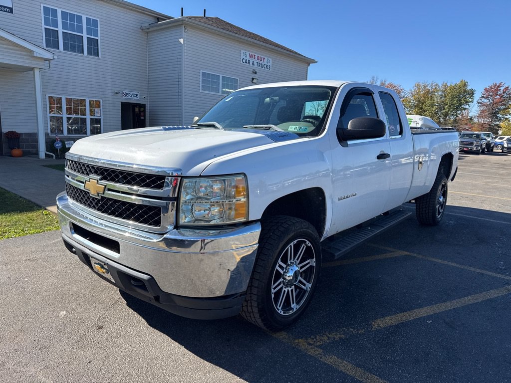 Used 2011 Chevrolet Silverado 2500 W/T RWD image 2