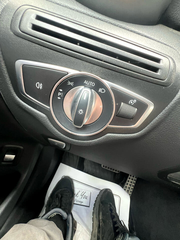 Used 2021 Mercedes-Benz GLC 63 AMG 4MATIC image 34