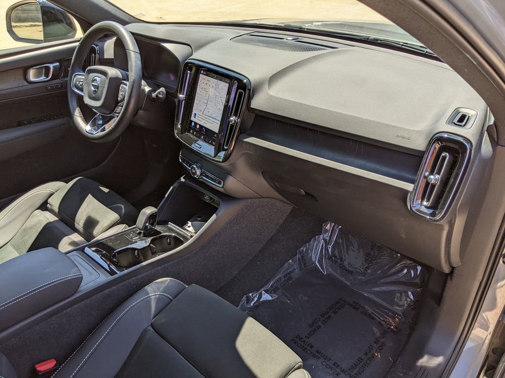 Certified 2023 Volvo XC40 Recharge Ultimate AWD/4WD image 21