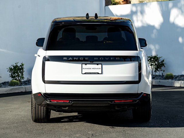 Used 2024 Land Rover Range Rover SE image 8