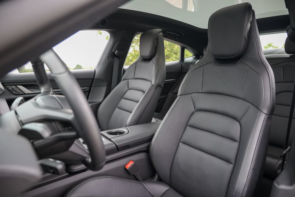 Certified 2026 Porsche Taycan AWD/4WD image 5