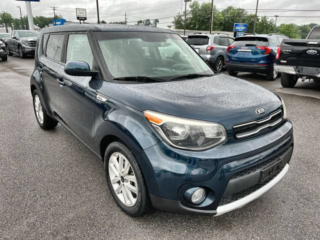 Used 2017 Kia Soul + FWD image 11