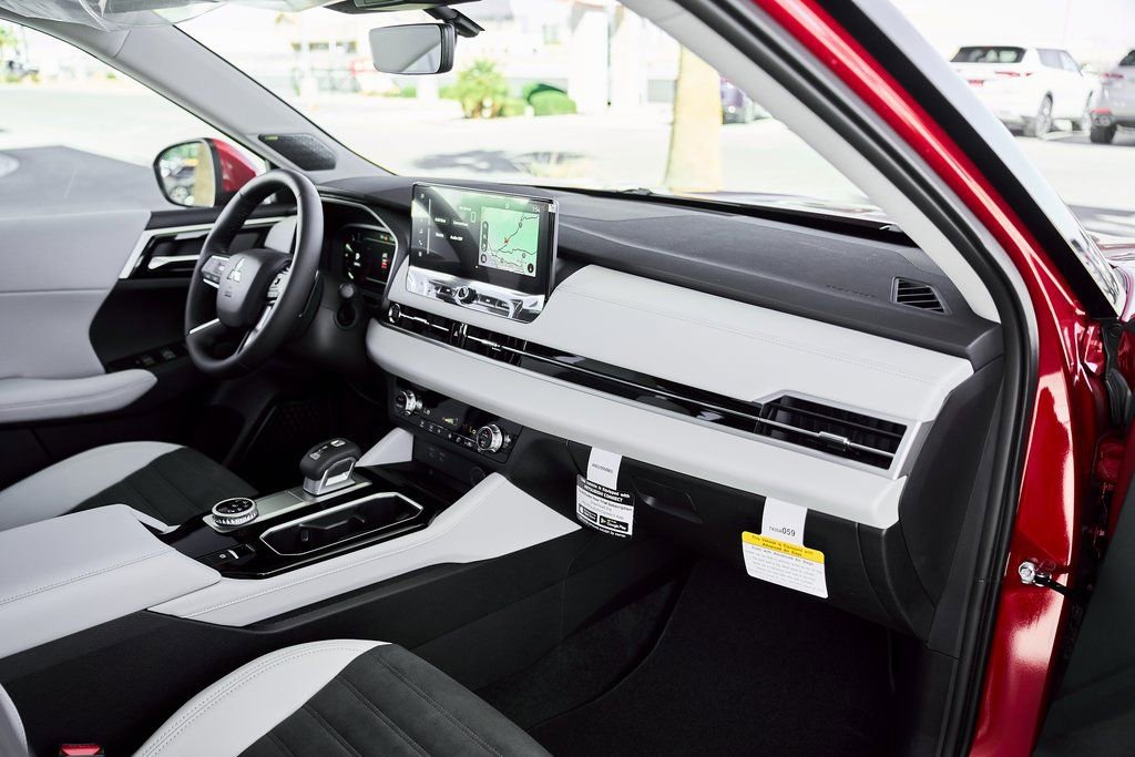 New 2026 Mitsubishi Outlander SE FWD image 26
