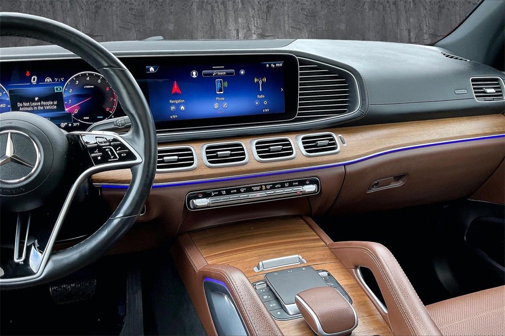 Used 2024 Mercedes-Benz GLS 450 4MATIC image 9