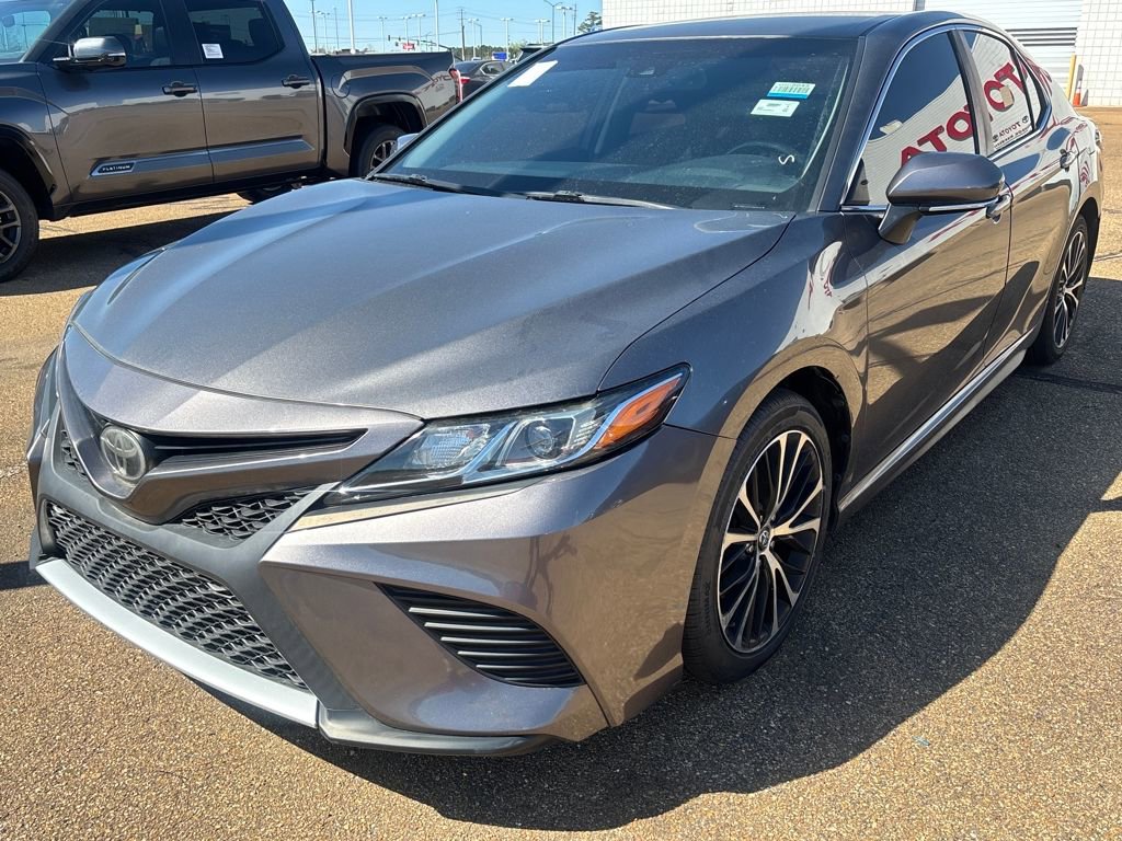Used 2018 Toyota Camry SE w/ Convenience Package