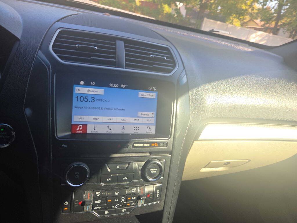 Used 2018 Ford Explorer XLT w/ Equipment Group 202A FWD image 32