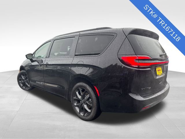 New 2026 Chrysler Pacifica Limited w/ S Appearance Package AWD/4WD image 5