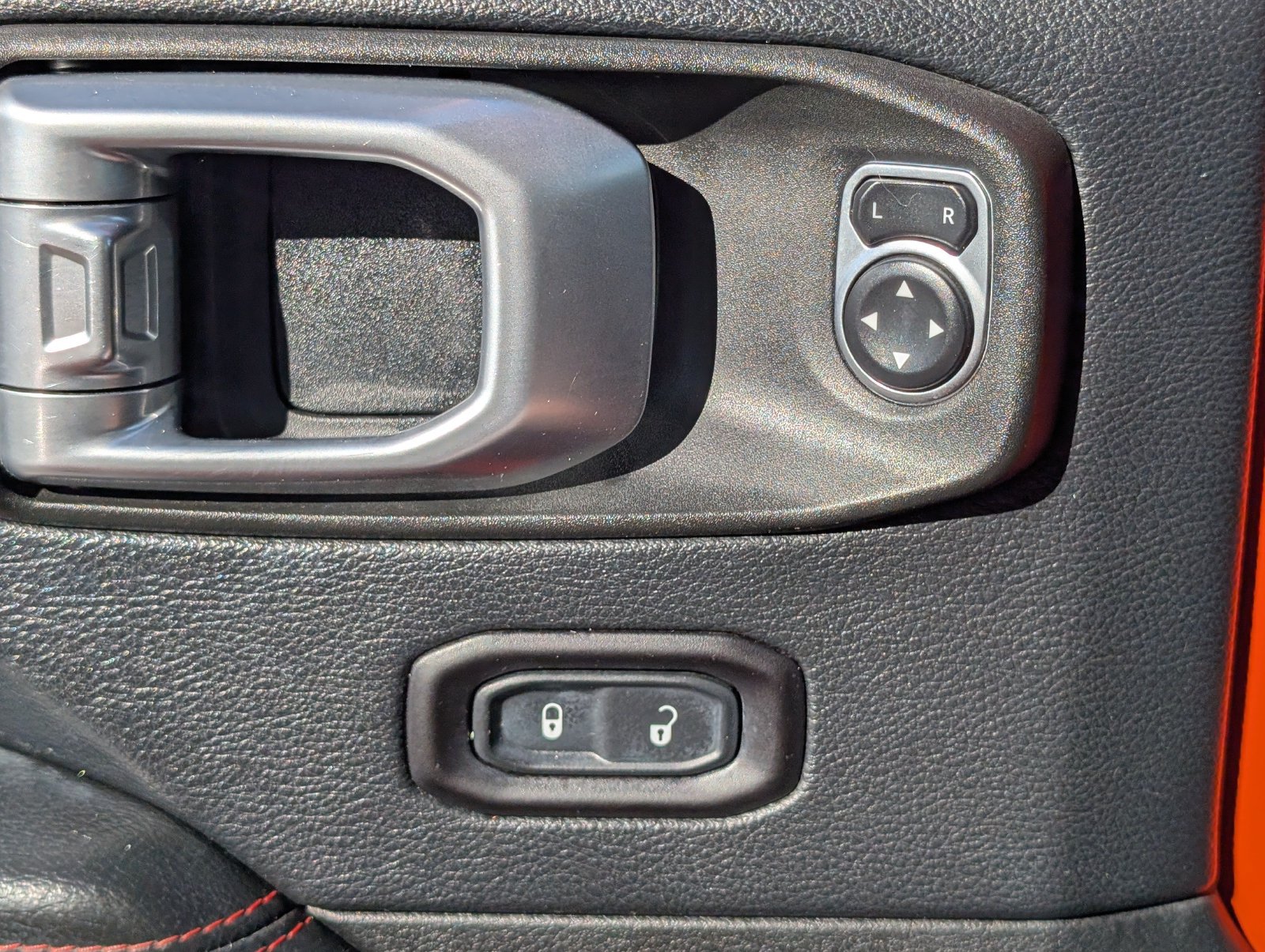 Used 2018 Jeep Wrangler Rubicon AWD/4WD image 26