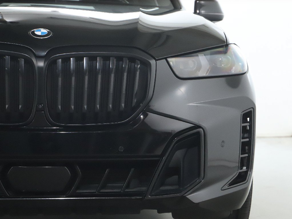 Used 2024 BMW X5 xDrive40i w/ M Sport Package AWD/4WD image 8