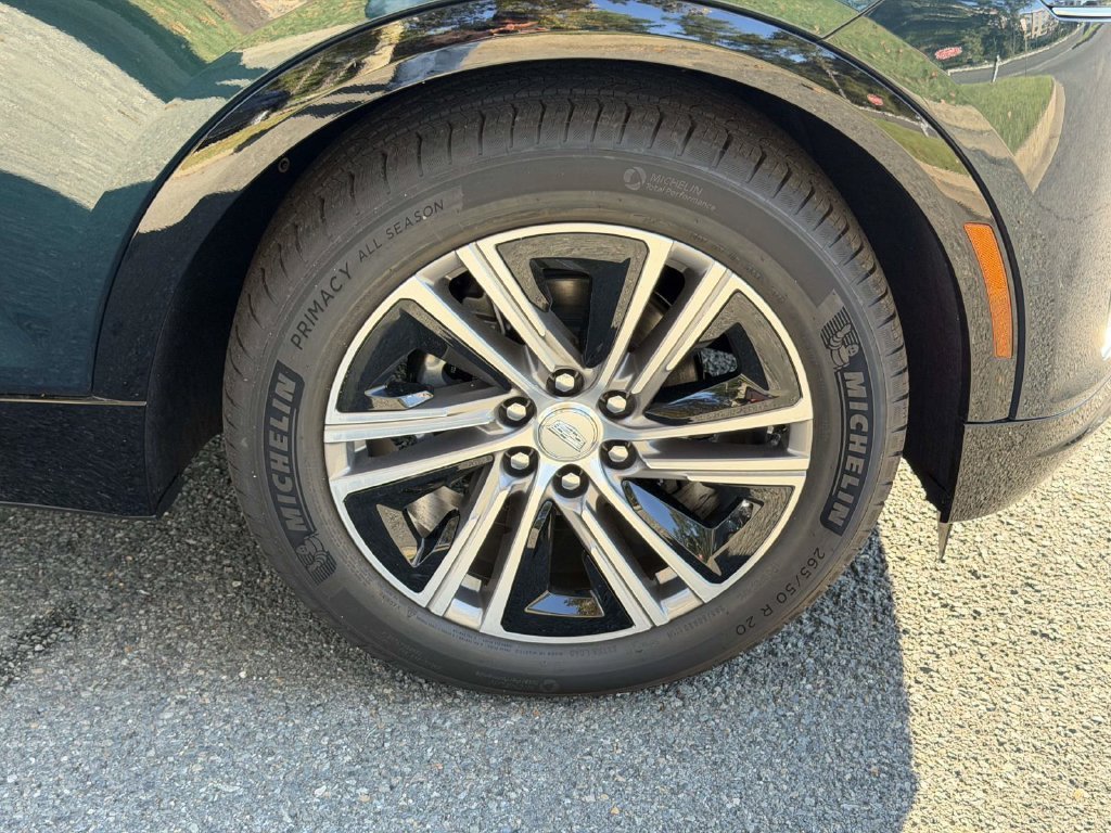 New 2027 Cadillac Lyriq Premium Luxury w/ LPO, Floor Liner Package AWD/4WD image 7