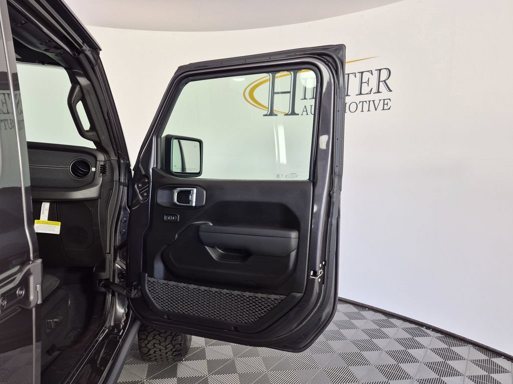 Used 2026 Jeep Wrangler Unlimited Rubicon 392 AWD/4WD image 34