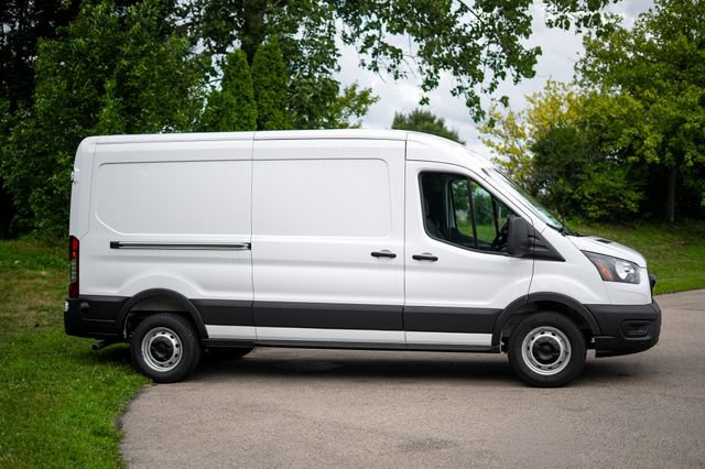 New 2026 Ford Transit 250 148 Medium Roof w/ Load Area Protection Package RWD image 4
