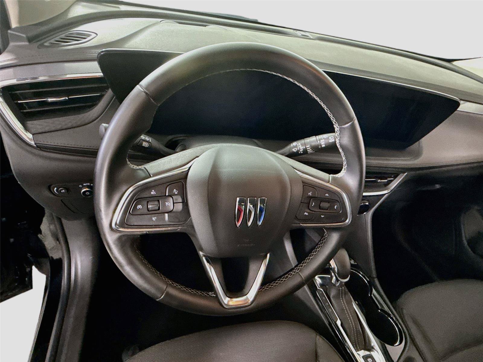 Used 2025 Buick Encore GX Preferred AWD/4WD image 5