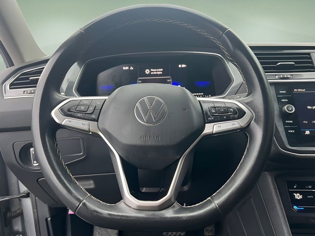 Used 2023 Volkswagen Tiguan SE image 18