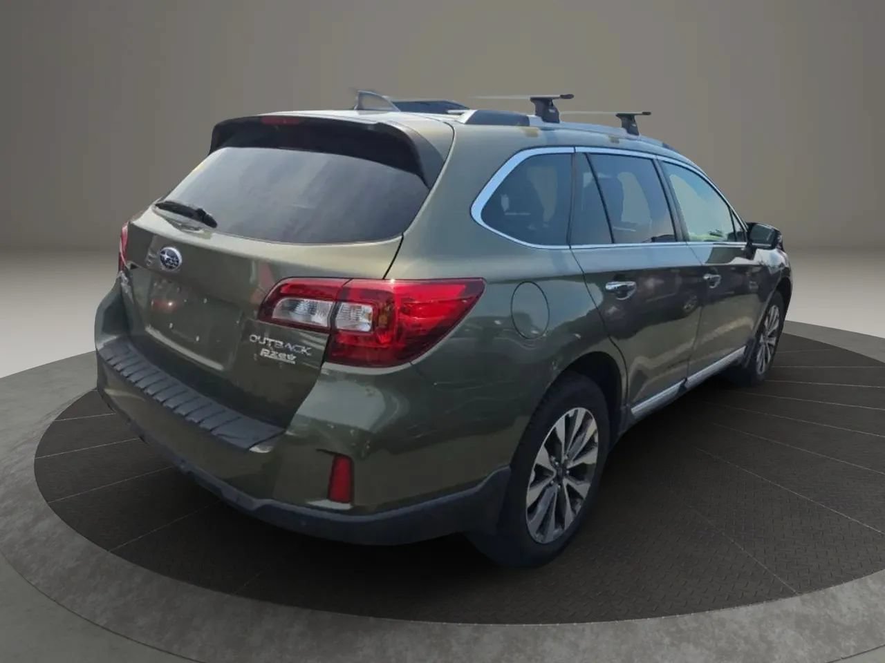 Used 2017 Subaru Outback 2.5i Touring w/ Popular Package #5A AWD/4WD image 3