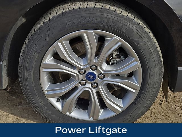 Used 2019 Ford Edge Titanium image 11
