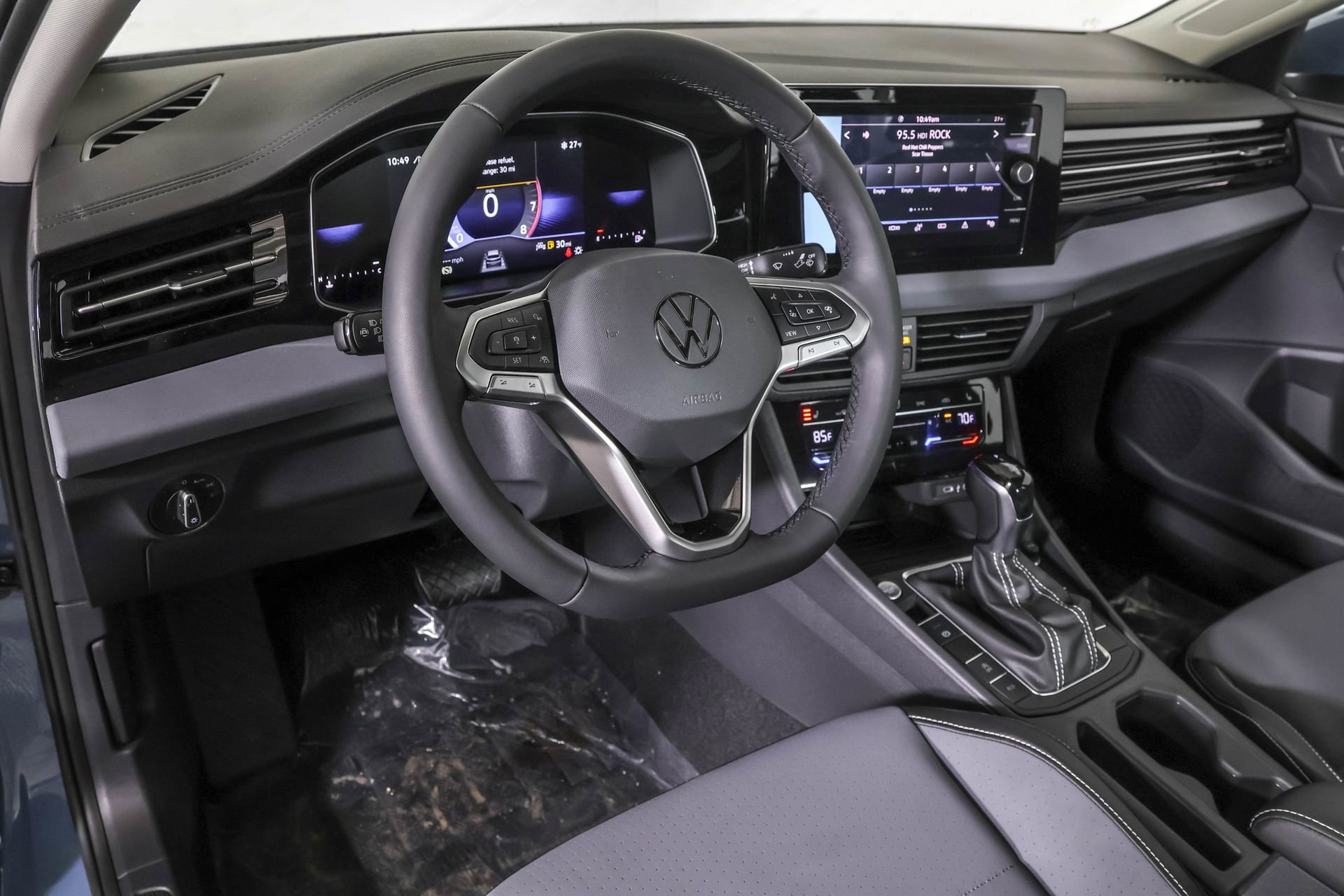 New 2026 Volkswagen Jetta SE FWD image 3