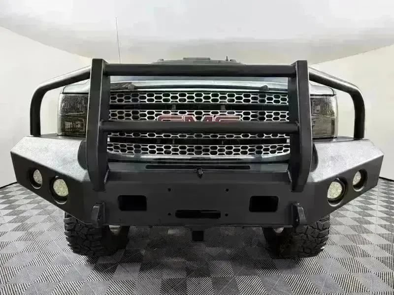 Used 2011 GMC Sierra 3500 Denali AWD/4WD image 3