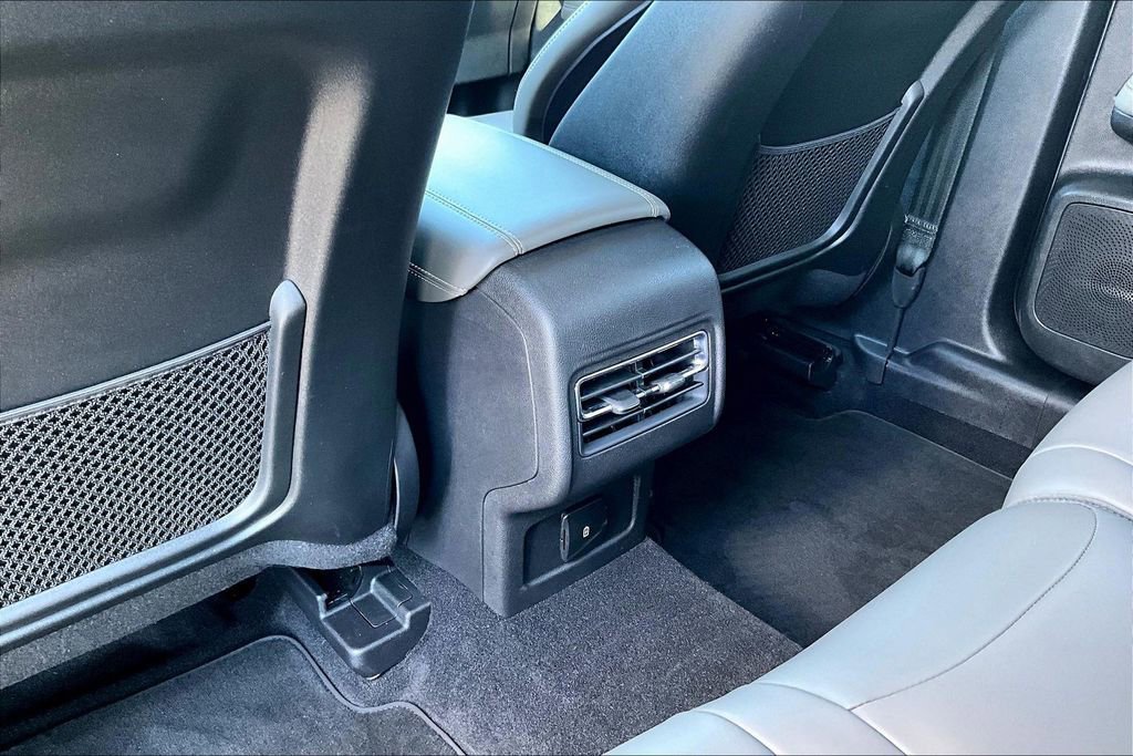 Used 2025 Lincoln Corsair Premiere image 12