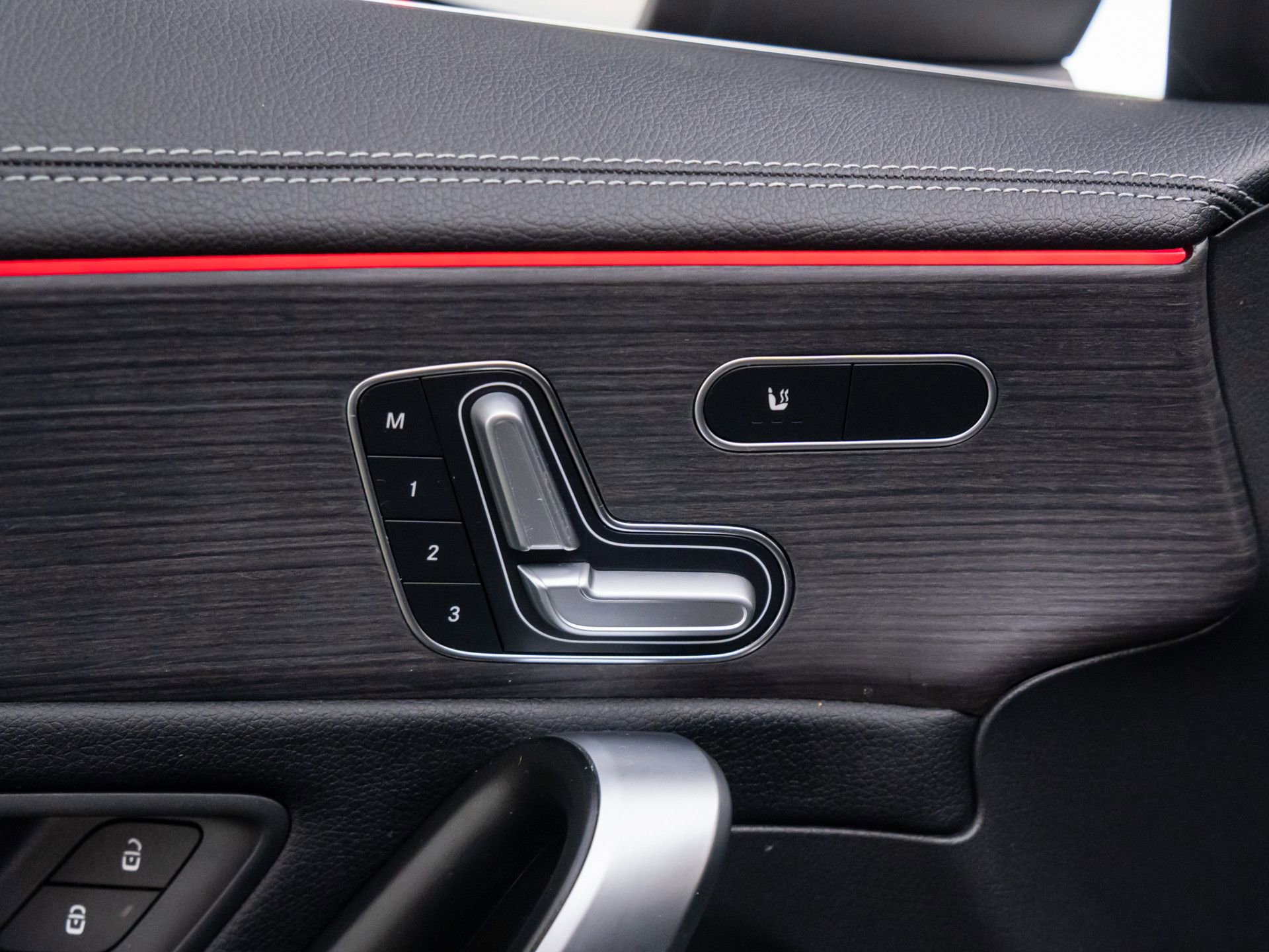 Used 2023 Mercedes-Benz CLA 250 4MATIC image 13