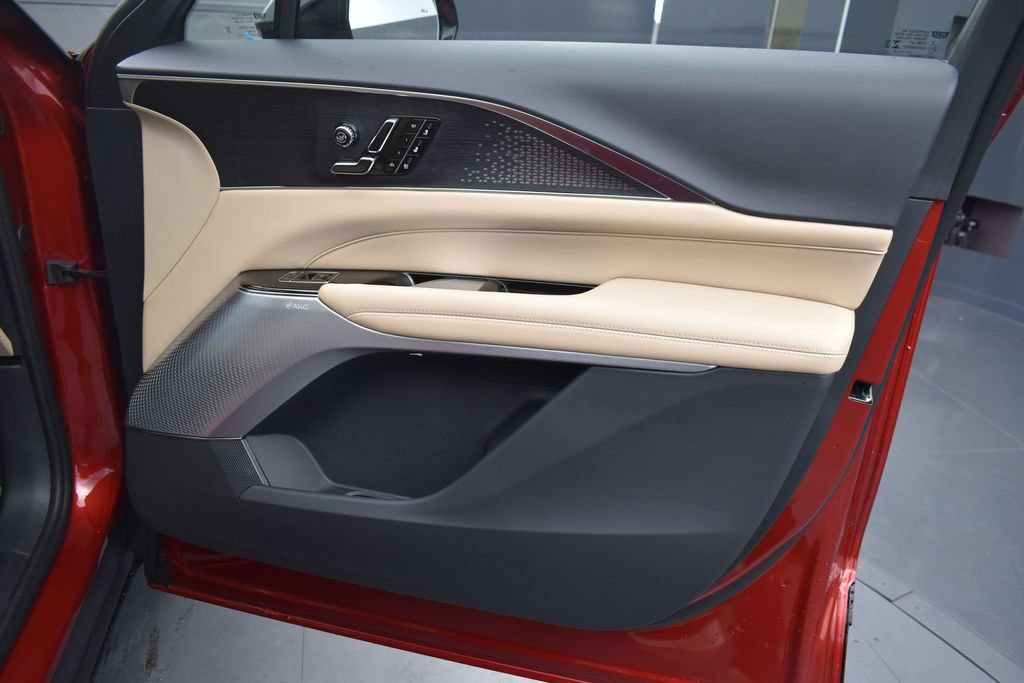 New 2026 Cadillac Lyriq Signature Sport w/ Nappa Leather Package AWD/4WD image 35