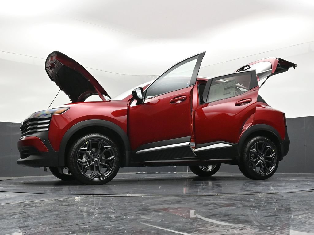 New 2026 Nissan Kicks SR AWD/4WD image 36