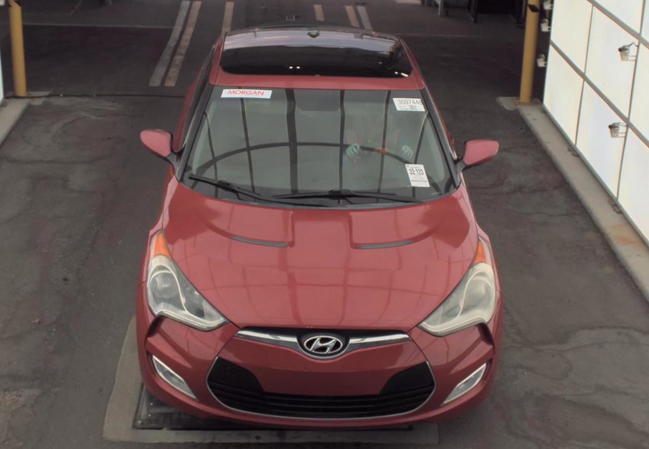 Used 2013 Hyundai Veloster W/ RED INTERIOR 2DR HATCHBACK w/ Style Pkg image 2