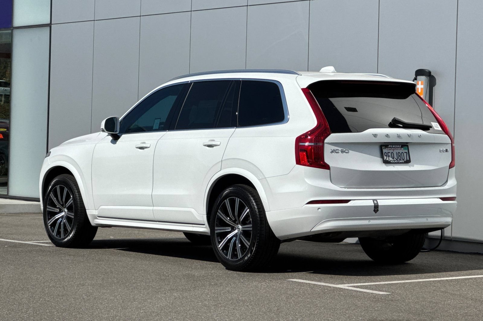 Used 2023 Volvo XC90 B5 Core w/ Protection Package Premier AWD/4WD image 3