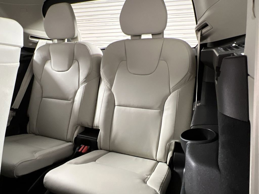 New 2026 Volvo XC90 B5 Ultra w/ Protection Package image 23