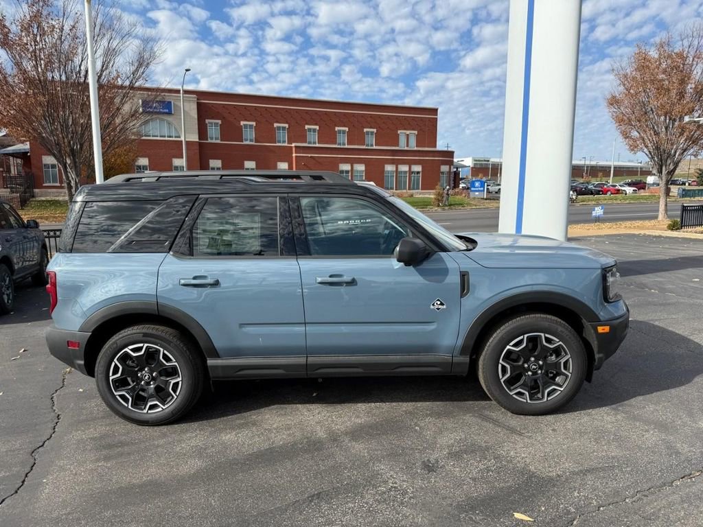 New 2025 Ford Bronco Sport Outer Banks w/ Outer Banks Tech Package+ image 2