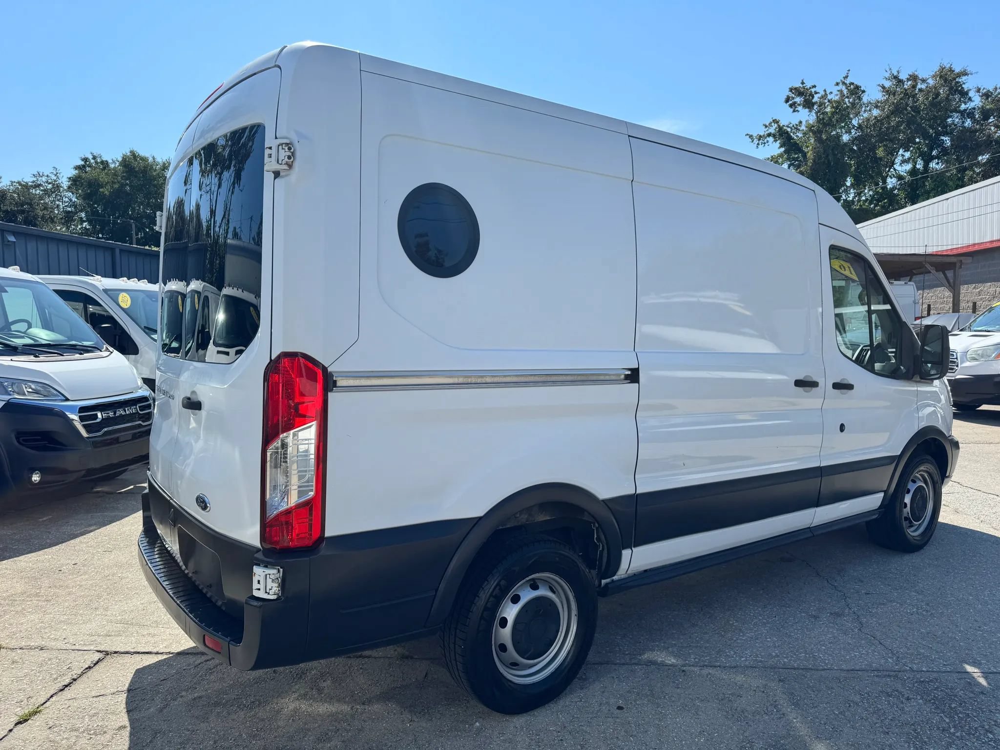 Used 2016 Ford Transit 250 130 Medium Roof RWD image 10