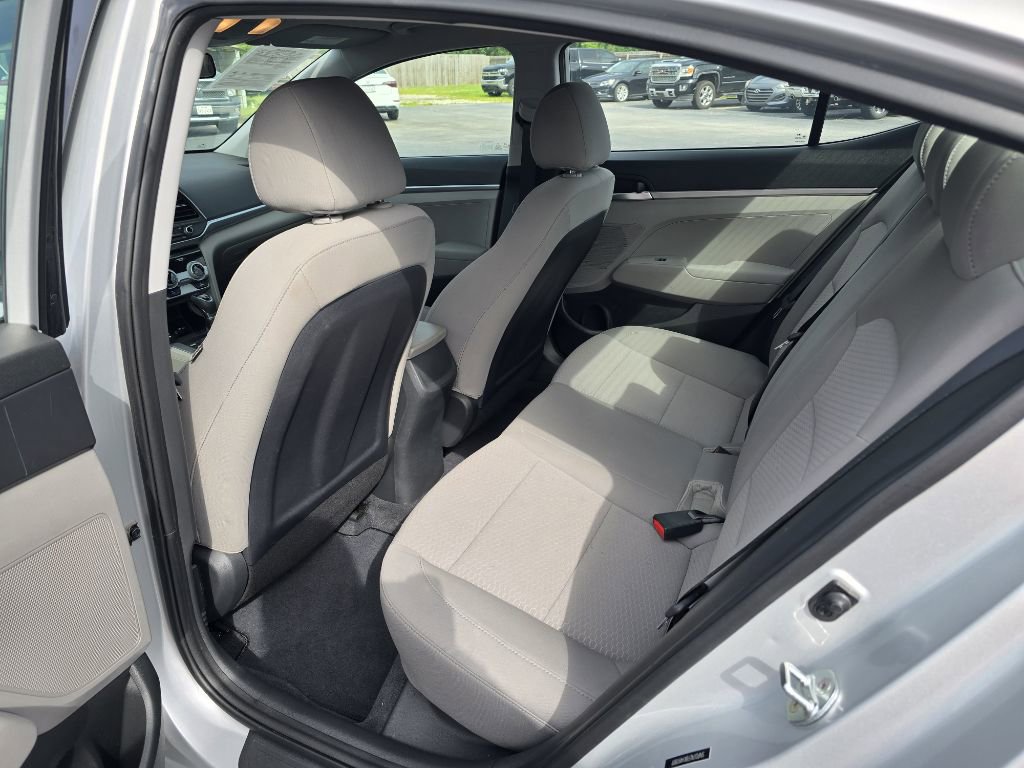 Used 2019 Hyundai Elantra SE image 12