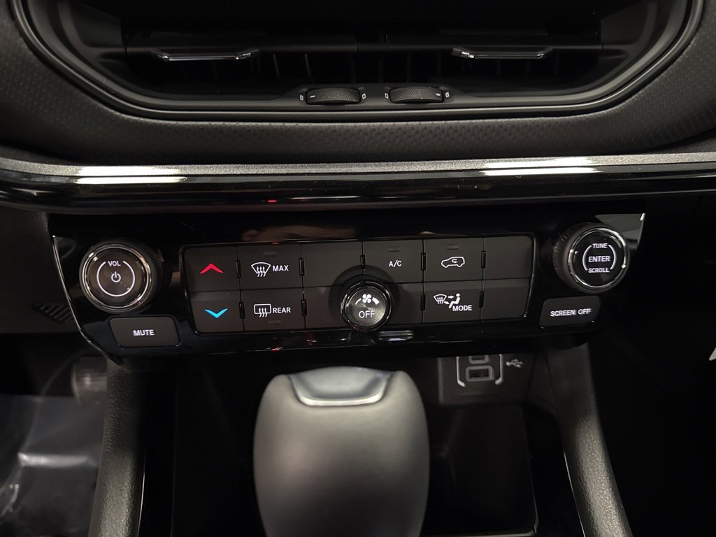 New 2025 Jeep Compass Latitude w/ Altitude Special Edition image 19