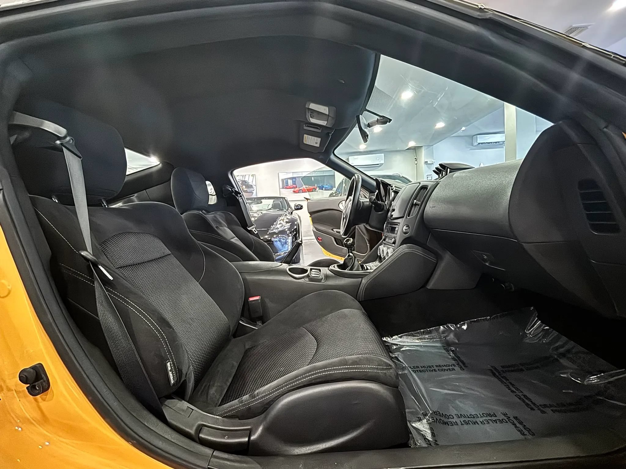 Used 2017 Nissan 370Z Coupe RWD image 14