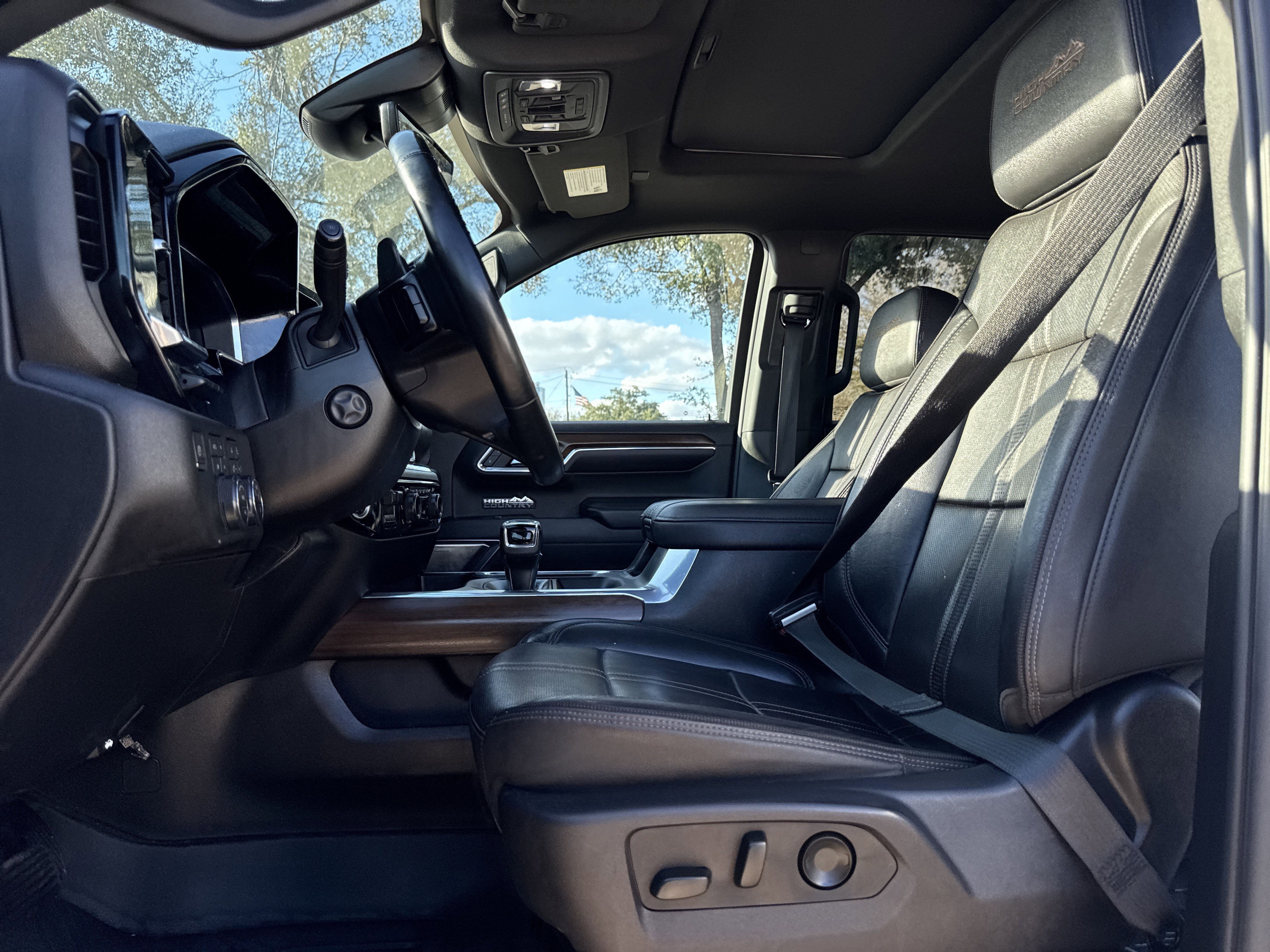 Used 2024 Chevrolet Silverado 1500 High Country w/ Technology Package image 27