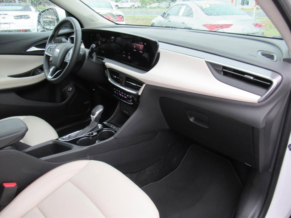 Used 2024 Buick Encore GX Avenir w/ Avenir Technology Package FWD image 11