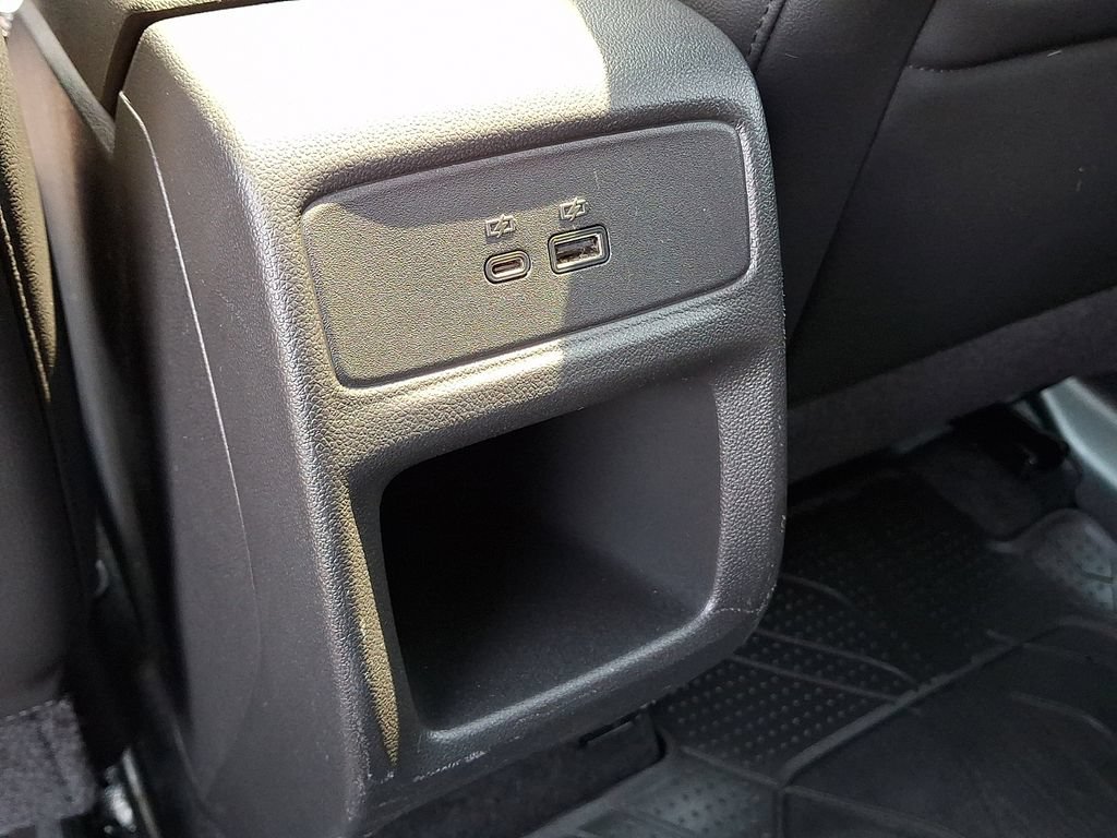 Certified 2024 Chevrolet Trax RS w/ Sunroof Package FWD image 15