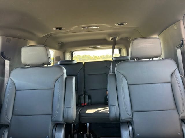 Used 2021 Chevrolet Suburban LT RWD image 15