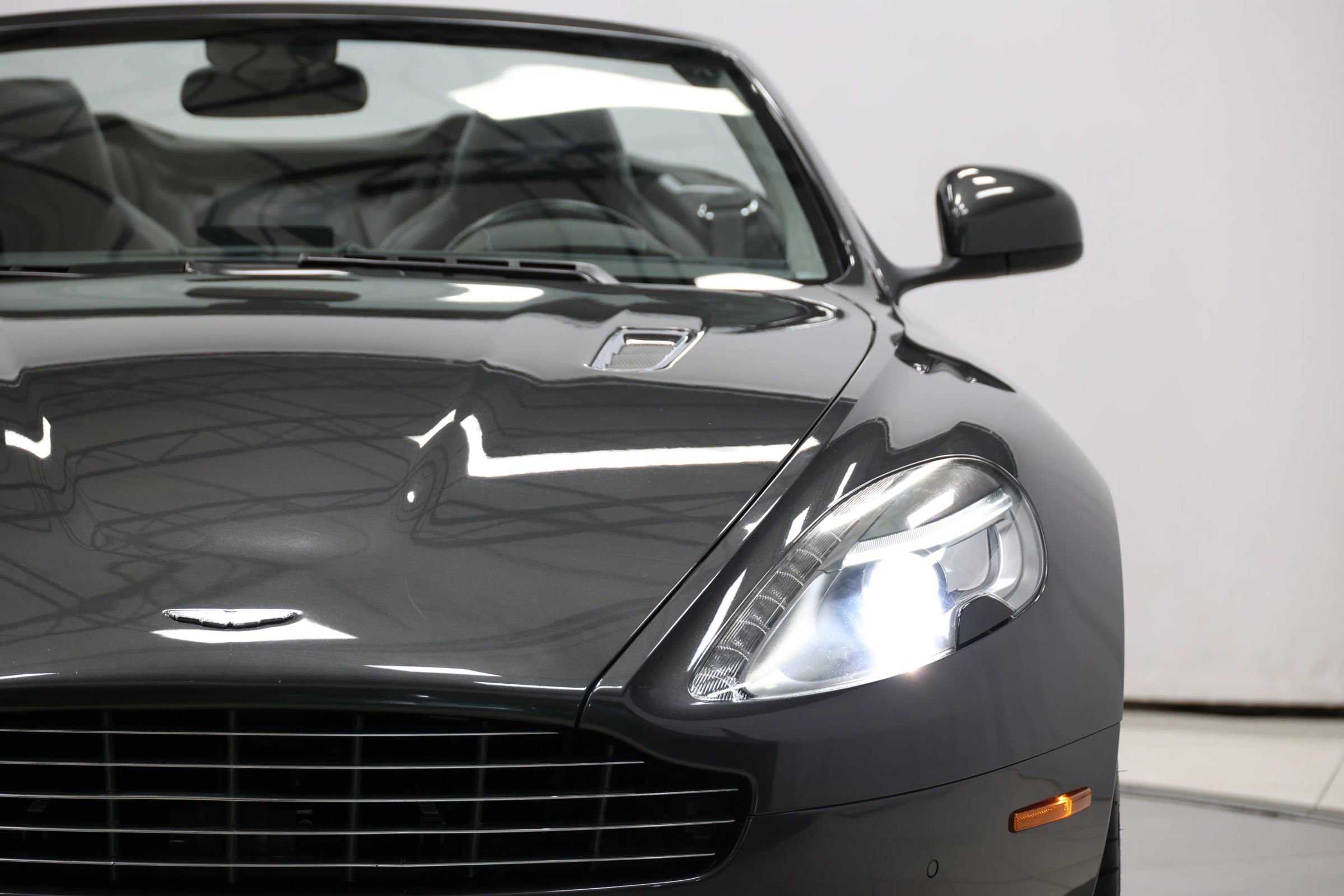 Used 2012 Aston Martin Virage Volante image 98