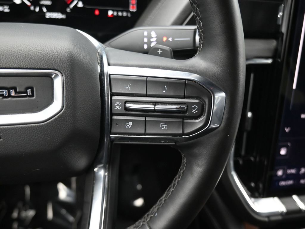 Used 2025 GMC Yukon XL Denali image 26