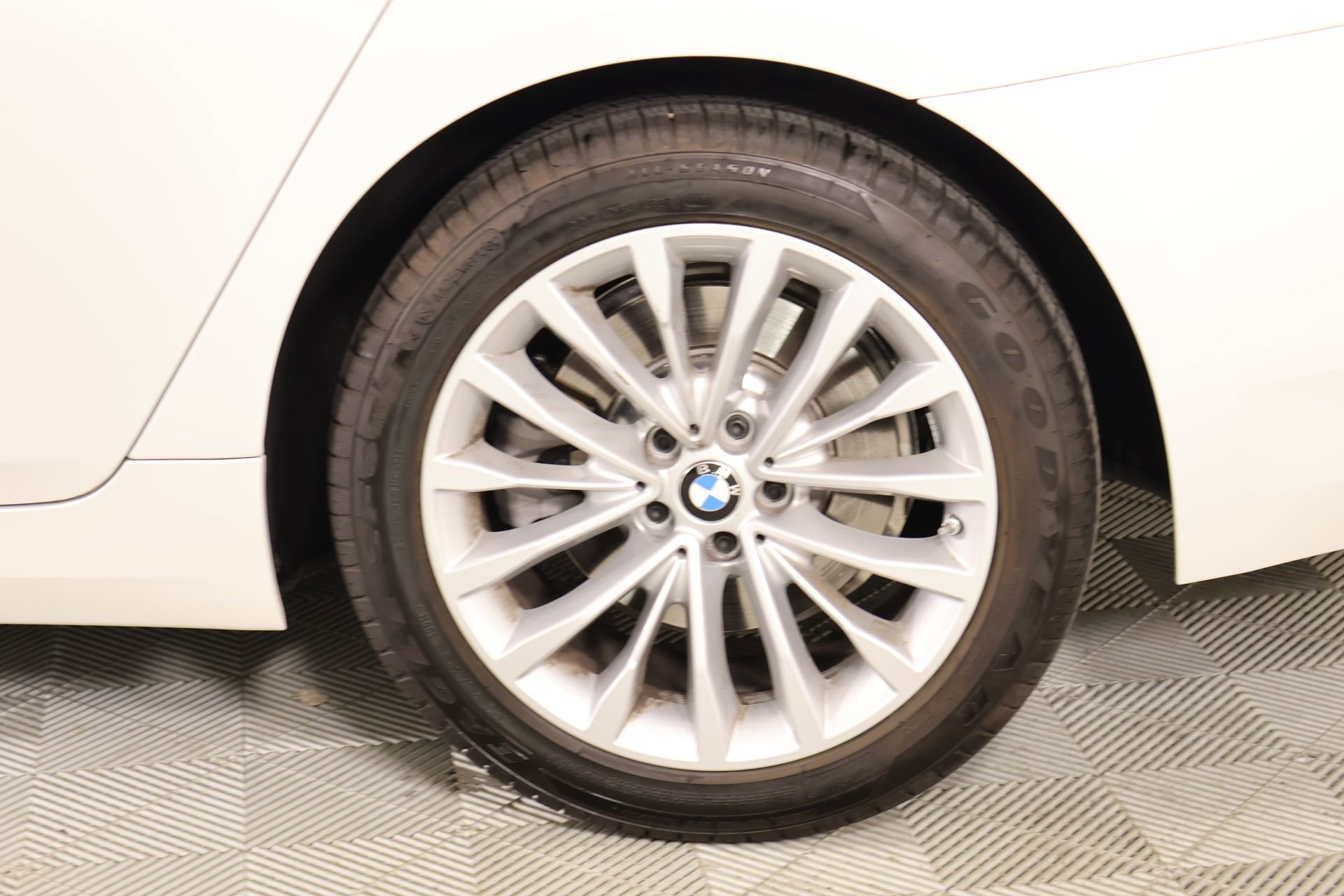 Used 2023 BMW 530i w/ Premium Package image 20