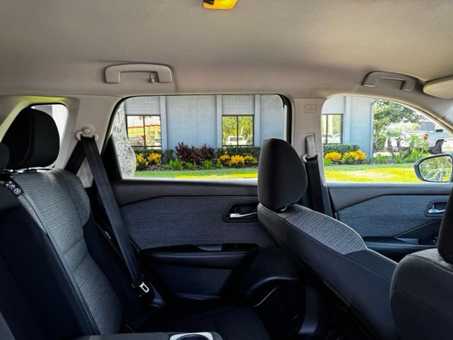 Used 2021 Nissan Rogue SV FWD image 12