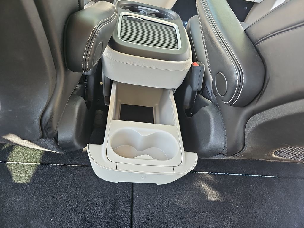 Certified 2024 Chrysler Pacifica Touring-L FWD image 17