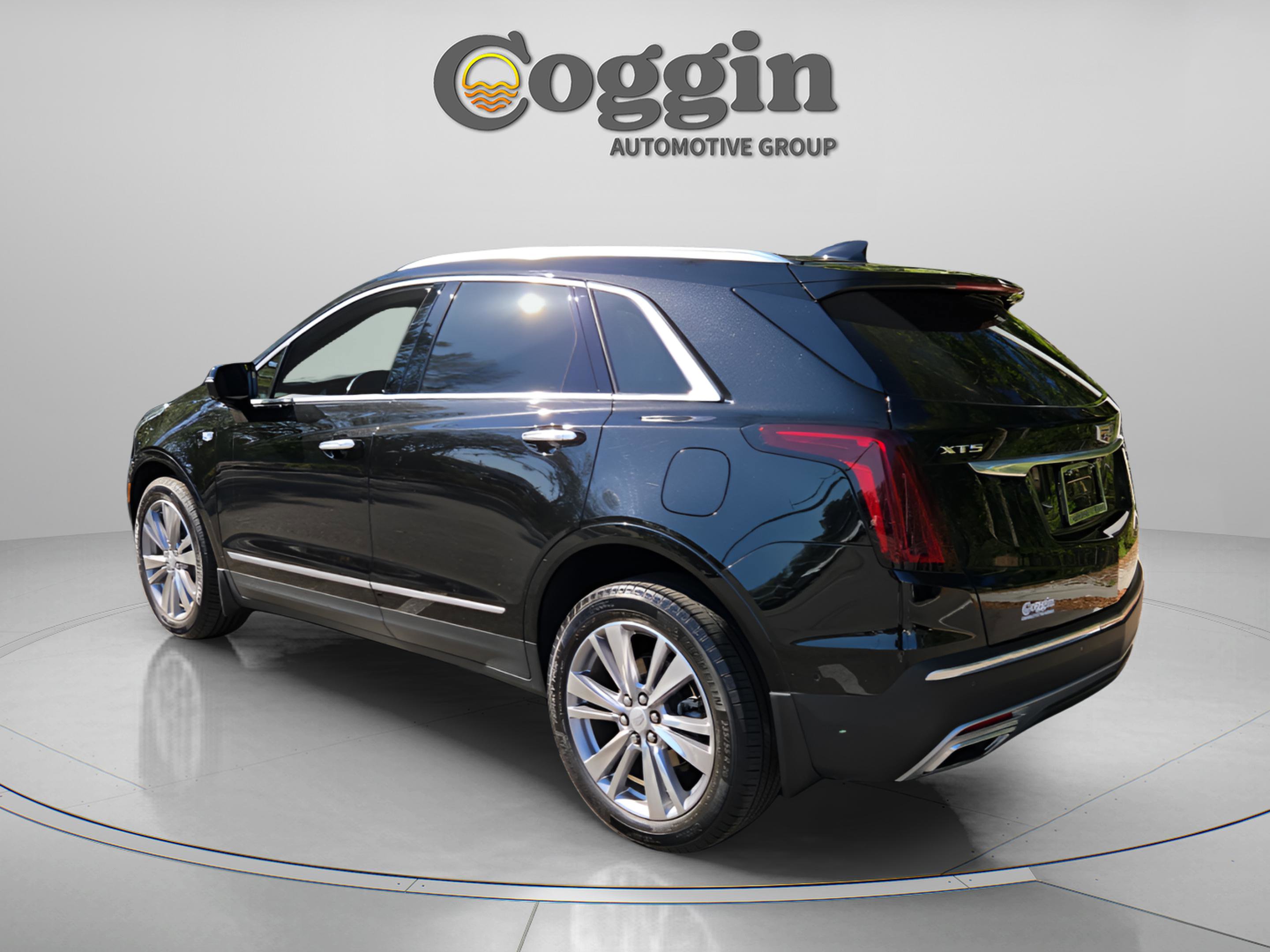 Used 2024 Cadillac XT5 Premium Luxury w/ Platinum Package FWD image 3