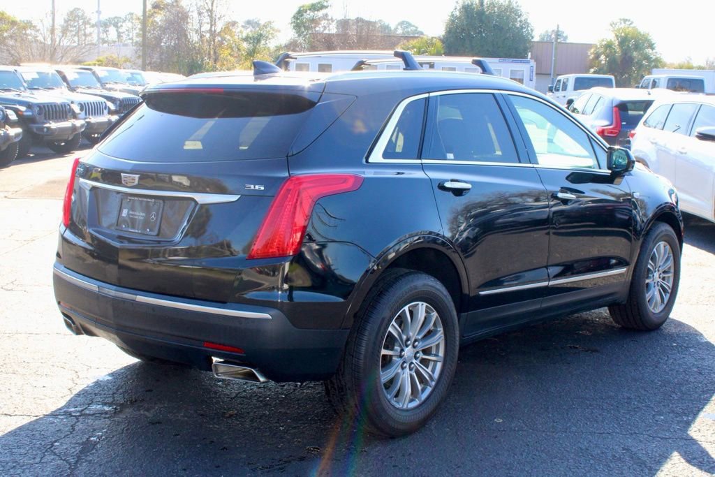 Used 2018 Cadillac XT5 Luxury w/ Driver Awareness Package image 9