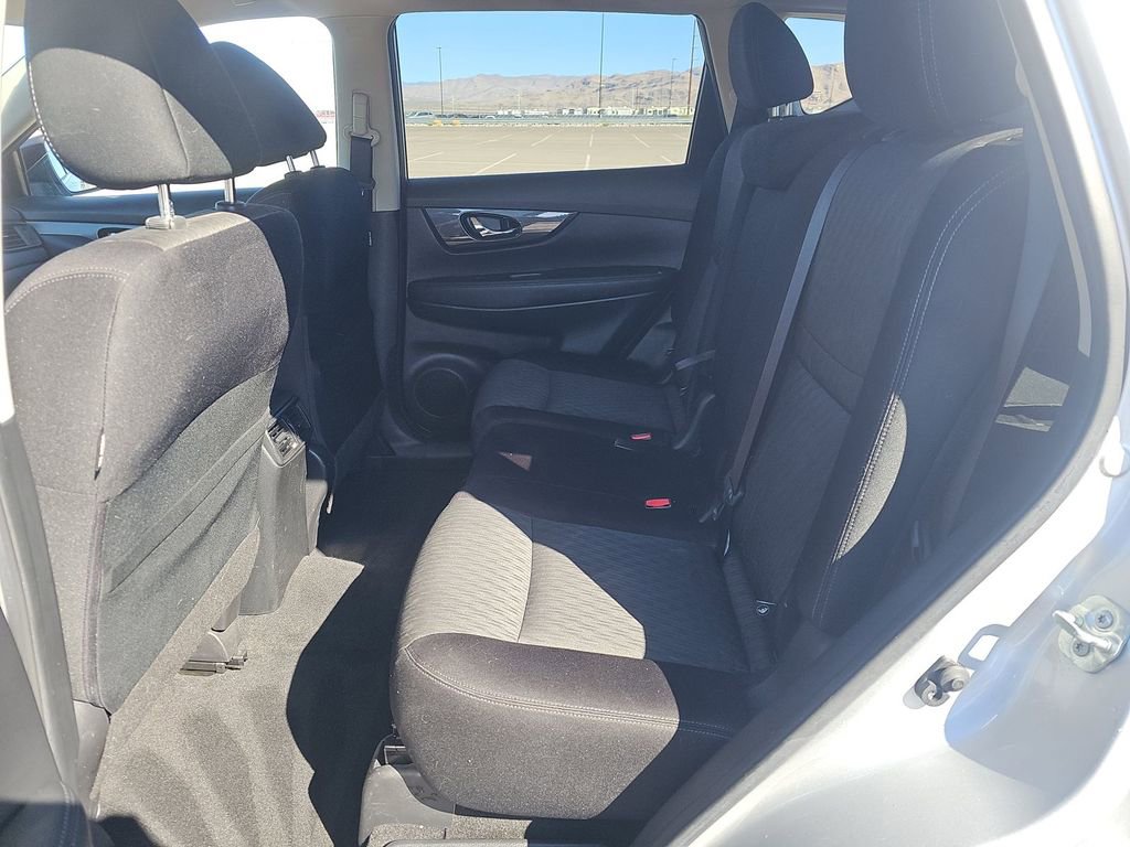 Used 2020 Nissan Rogue SV w/ Sun & Sound Touring Package AWD/4WD image 7