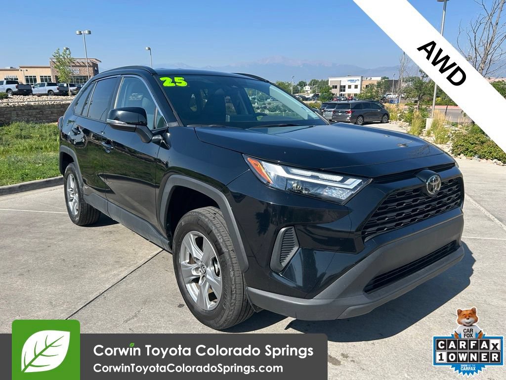 Used 2025 Toyota RAV4 XLE AWD/4WD image 1