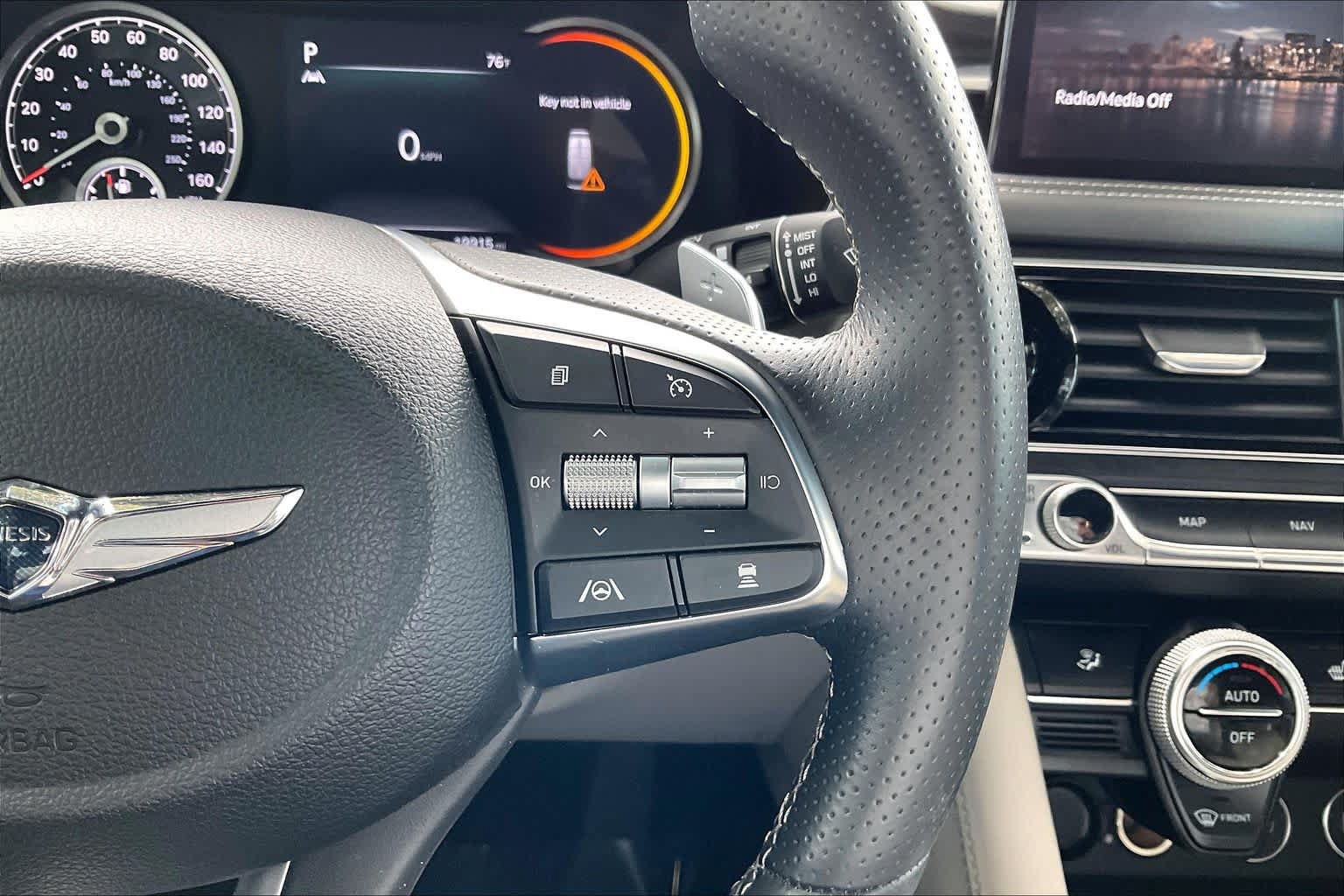 Used 2022 Genesis G70 2.0T RWD image 25